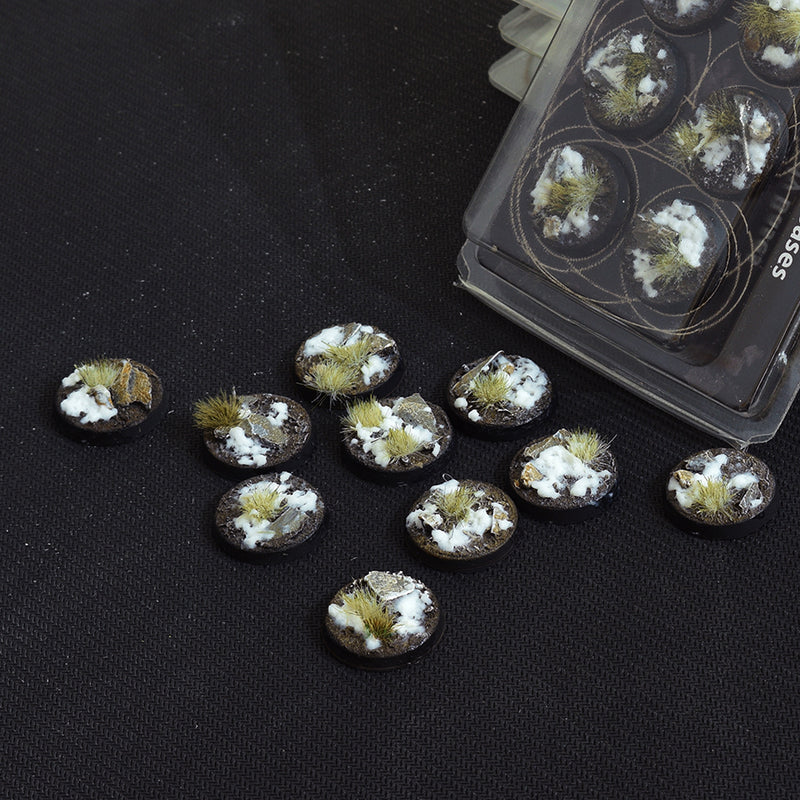 AK Interactive: Gamers Grass Battle Ready Bases - Winter - Round 25mm 10ct