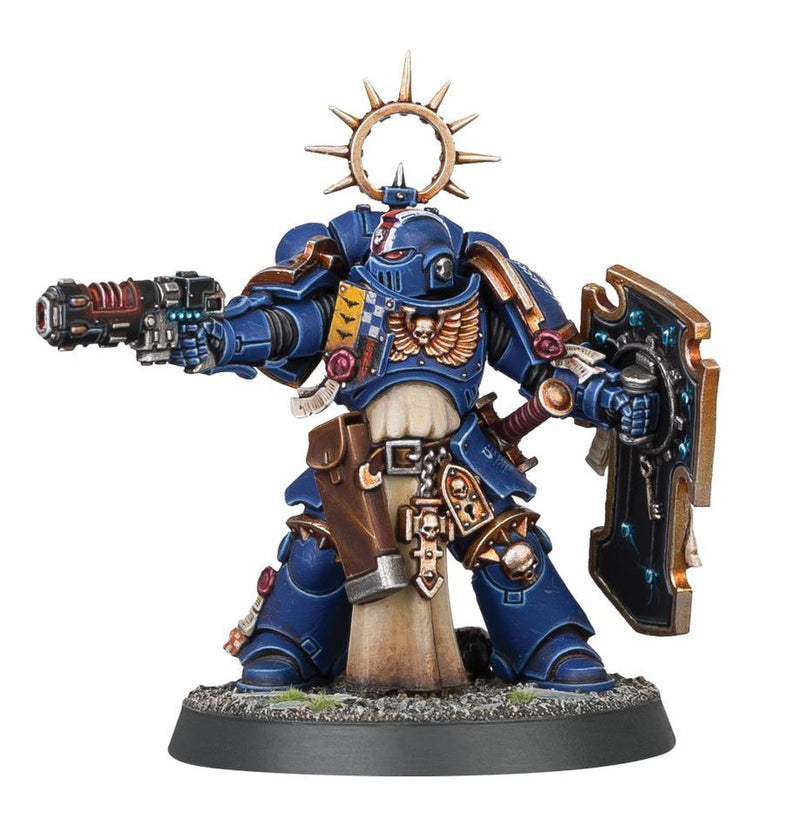 Warhammer 40k - Space Marines: Lieutenant with Storm Shield